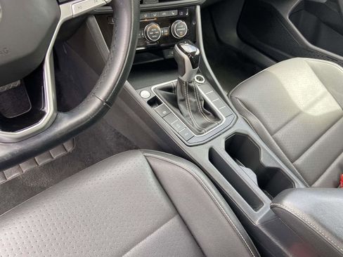 Used 2024 Volkswagen Jetta SE FWD image 21
