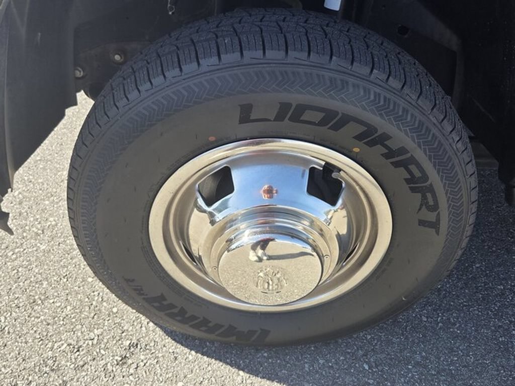 Used 2016 RAM 3500 Tradesman w/ Chrome Appearance Group RWD image 19