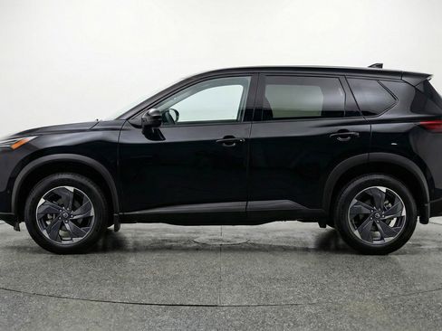 Used 2025 Nissan Rogue SV FWD image 5