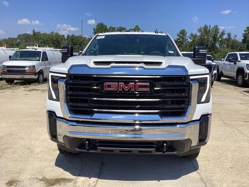 New 2025 GMC Sierra 3500 Pro w/ Convenience Package AWD/4WD image 2