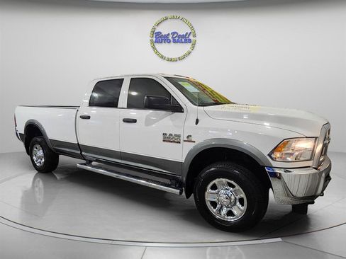 Used 2018 RAM 2500 Tradesman w/ Chrome Appearance Group AWD/4WD image 7