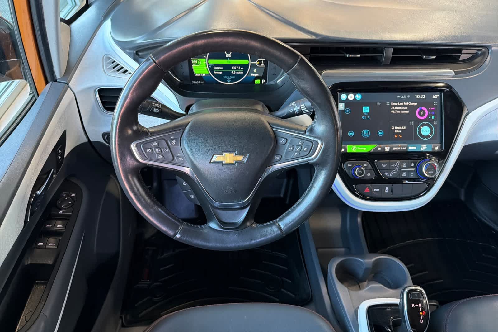 Used 2018 Chevrolet Bolt Premier w/ Driver Confidence II Package FWD image 16