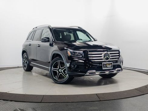 Certified 2026 Mercedes-Benz GLB 250 4MATIC image 1