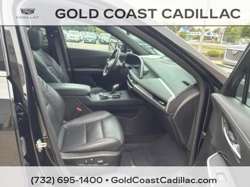 Used 2024 Cadillac XT4 Luxury w/ Cold Weather Package AWD/4WD image 7