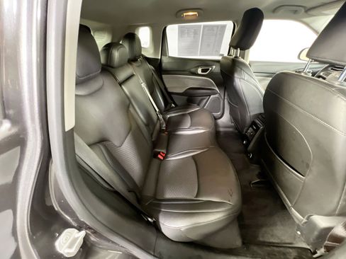 Used 2022 Jeep Compass Latitude image 24