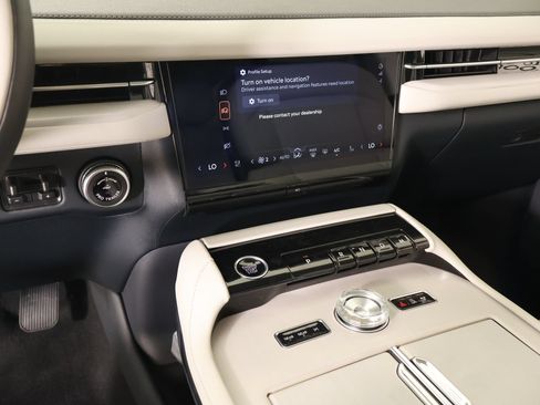 New 2026 Lincoln Navigator Premiere AWD/4WD image 6