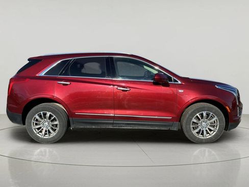 Used 2017 Cadillac XT5 Luxury w/ Driver Awareness Package AWD/4WD image 2