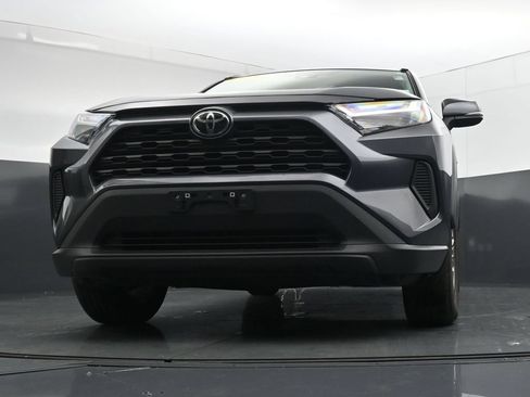 Used 2022 Toyota RAV4 XLE AWD/4WD image 33