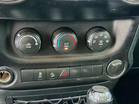 Used 2017 Jeep Wrangler Sport image 10