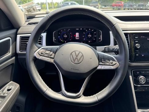 Used 2023 Volkswagen Atlas SE w/ Panoramic Sunroof Package AWD/4WD image 19