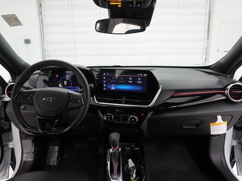 New 2026 Chevrolet Trax RS w/ Sunroof Package FWD image 35