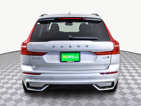 Used 2025 Volvo XC60 B5 Plus image 7