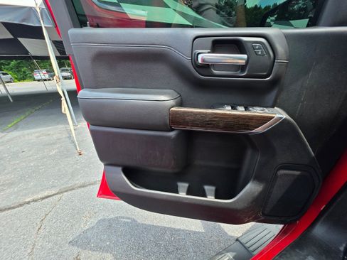 Used 2019 GMC Sierra 1500 SLE w/ SLE Value Package AWD/4WD image 16