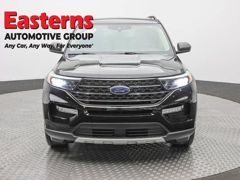 Used 2021 Ford Explorer XLT w/ Equipment Group 202A AWD/4WD image 2