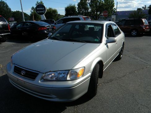Used 2000 Toyota Camry LE image 6