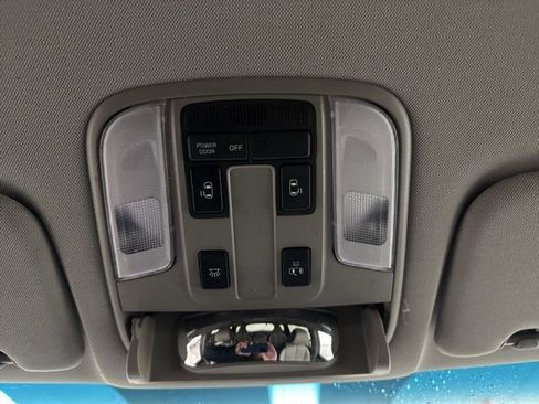 Used 2018 Kia Sedona LX w/ LX Essentials Premium Package image 43