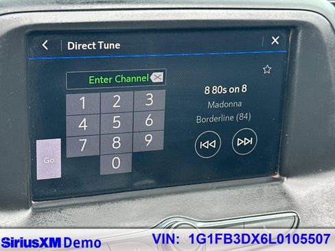 Used 2020 Chevrolet Camaro LT image 27