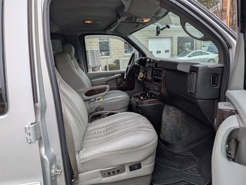 Used 2014 GMC Savana 1500 SLT image 30