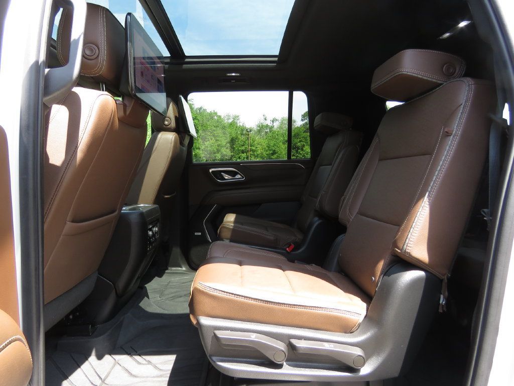 Used 2023 Chevrolet Suburban High Country w/ Premium Package 2 AWD/4WD image 22