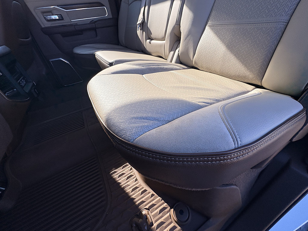Used 2022 RAM 3500 Laramie AWD/4WD image 19