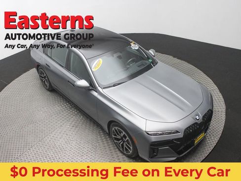 Used 2023 BMW 740i w/ Executive Package RWD image 3