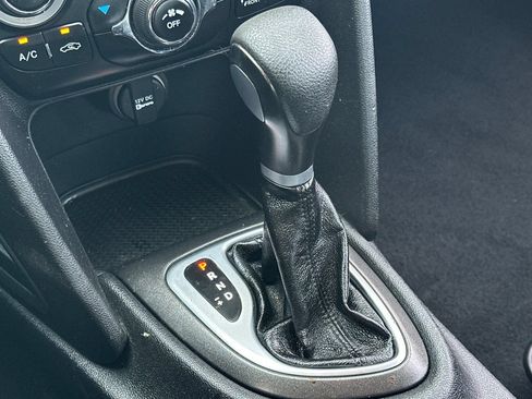 Used 2016 Dodge Dart SXT FWD image 20