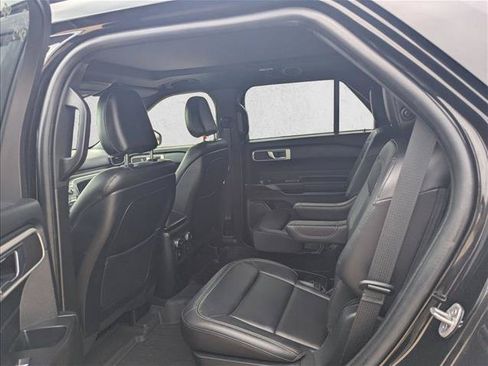 Used 2020 Ford Explorer XLT w/ Equipment Group 202A RWD image 13