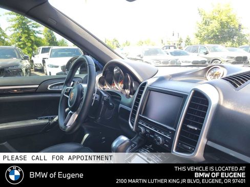Used 2016 Porsche Cayenne AWD/4WD image 12