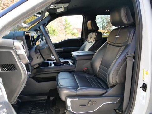 Used 2025 Ford F450 Platinum w/ FX4 Off-Road Package image 3