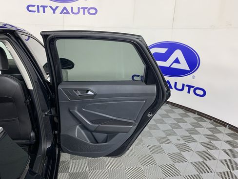 Used 2023 Volkswagen Jetta SE w/ Panoramic Sunroof Package FWD image 34