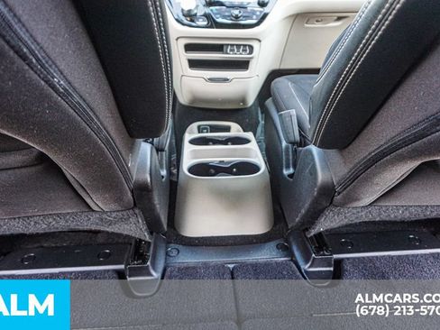 Used 2022 Chrysler Voyager LX FWD image 32