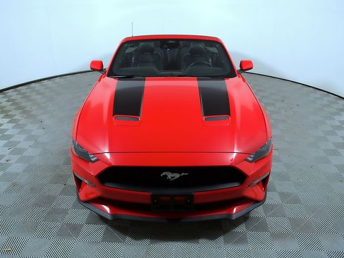 Used 2022 Ford Mustang Premium image 4