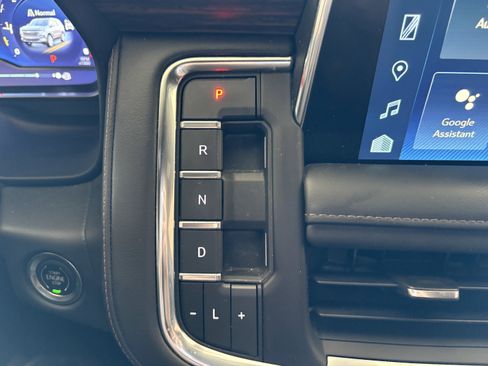 Used 2022 Chevrolet Tahoe High Country image 16