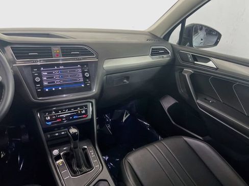 Used 2023 Volkswagen Tiguan SE FWD image 16