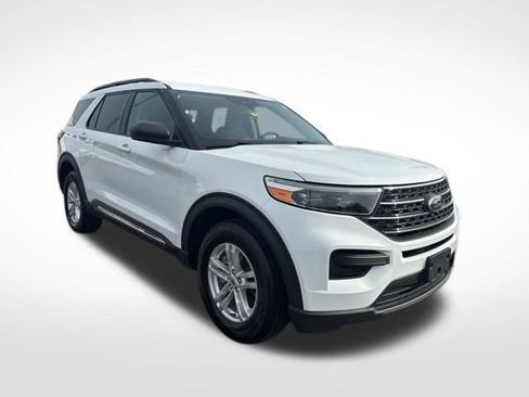 Used 2023 Ford Explorer XLT image 7