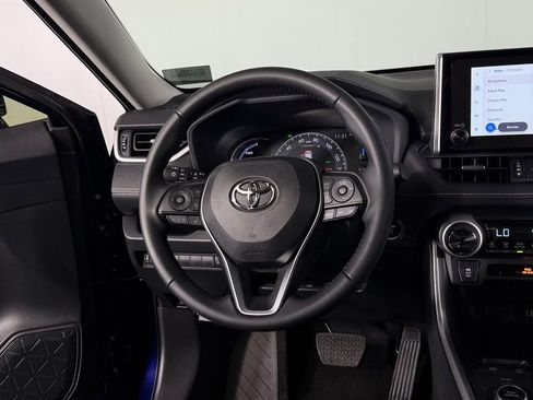 Used 2025 Toyota RAV4 XLE Premium image 16