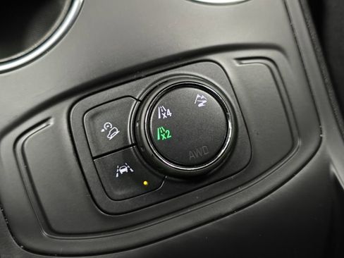 Used 2024 GMC Terrain SLE image 25