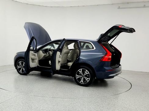 Certified 2022 Volvo XC60 T8 Inscription Expression w/ Climate Package image 12