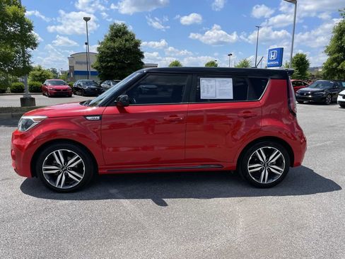 Used 2019 Kia Soul + FWD image 8