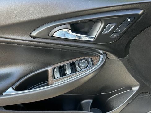 Used 2016 Chevrolet Malibu Premier image 8