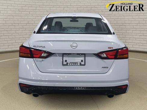 Used 2025 Nissan Altima 2.5 SR image 6
