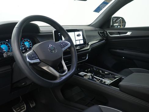 Used 2024 Volkswagen Atlas Cross Sport SEL Premium R-Line image 25