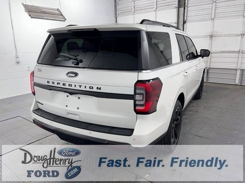 Used 2023 Ford Expedition Limited image 7