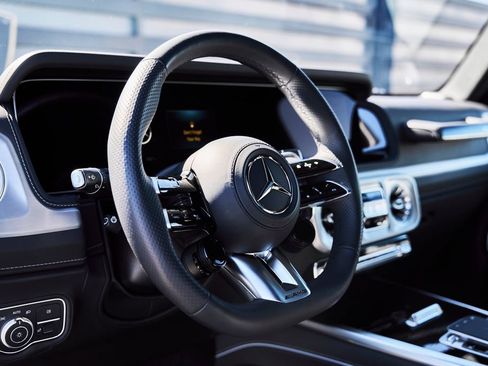 Used 2025 Mercedes-Benz G 63 AMG 4MATIC image 39