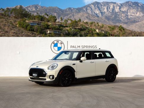 Used 2017 MINI Cooper Clubman image 2