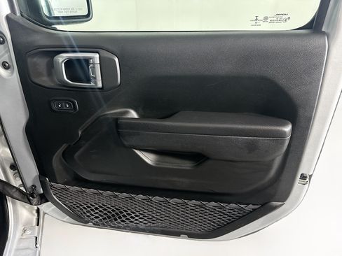Used 2022 Jeep Wrangler Unlimited Sport AWD/4WD image 32