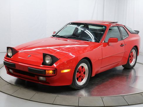Used 1986 Porsche 944 Coupe image 11