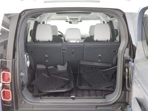 Certified 2025 Land Rover Defender 110 S AWD/4WD image 18