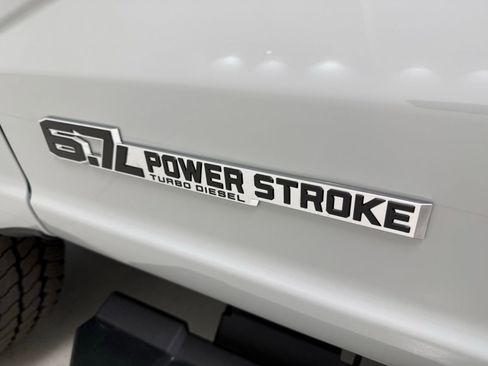 New 2026 Ford F250 Lariat w/ Black Appearance Package image 13