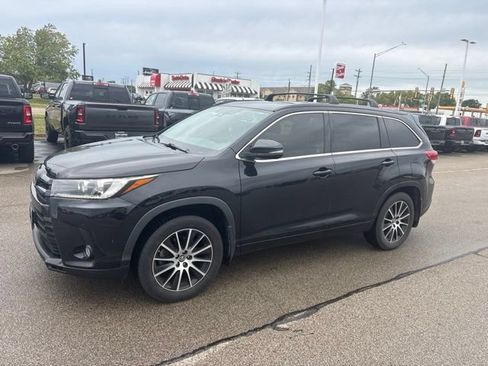 Used 2018 Toyota Highlander SE AWD/4WD image 2
